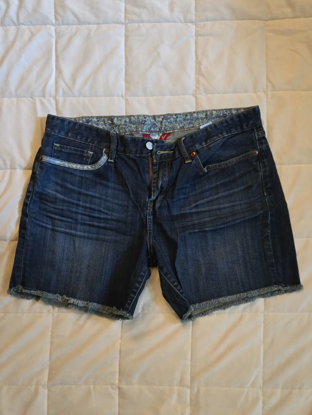 Lucky Brand Women's Dark Blue Denim Jeanshorts with Sunburst Pocket Embroidery